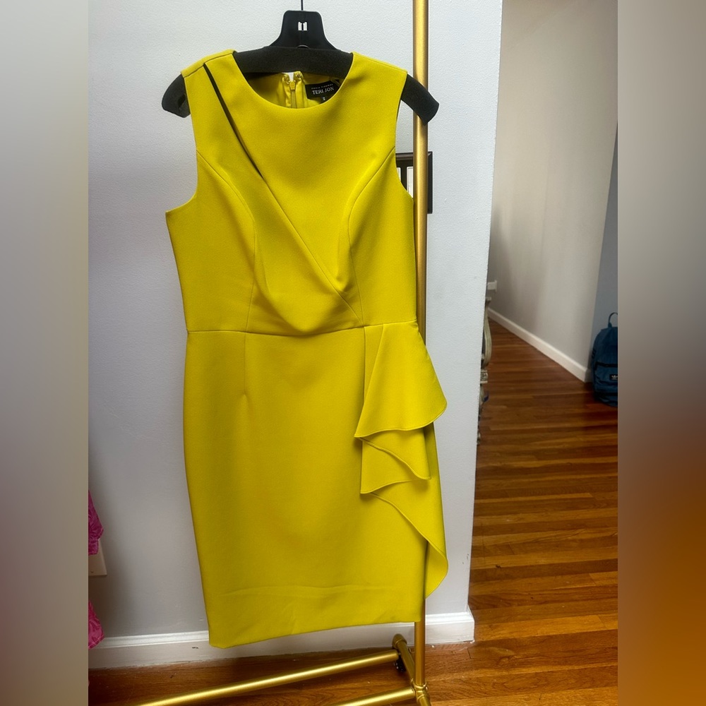 This is a beautiful sheath dress. When you put it on it feels and looks amazing